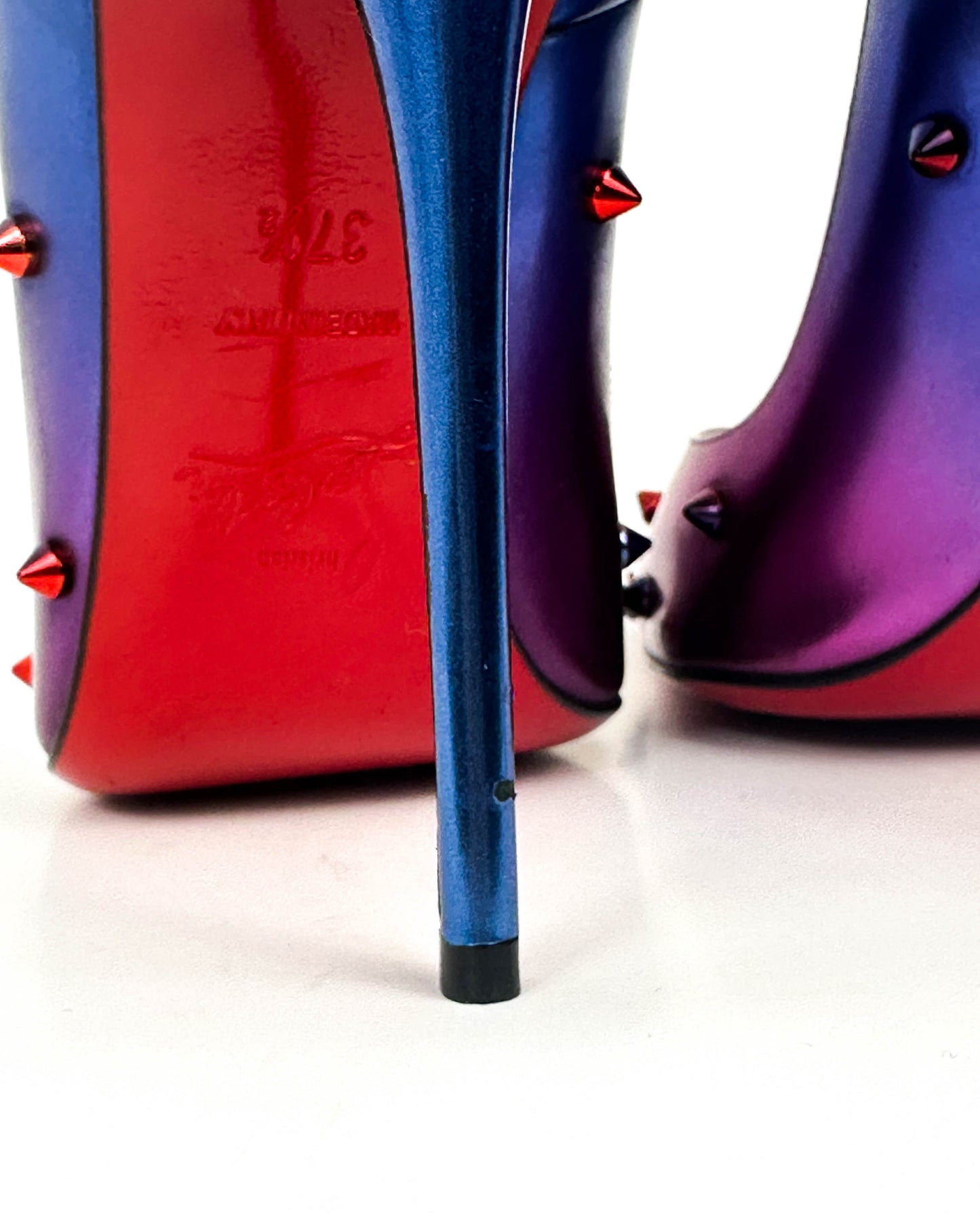 Christian Louboutin Pump- Size 37.5