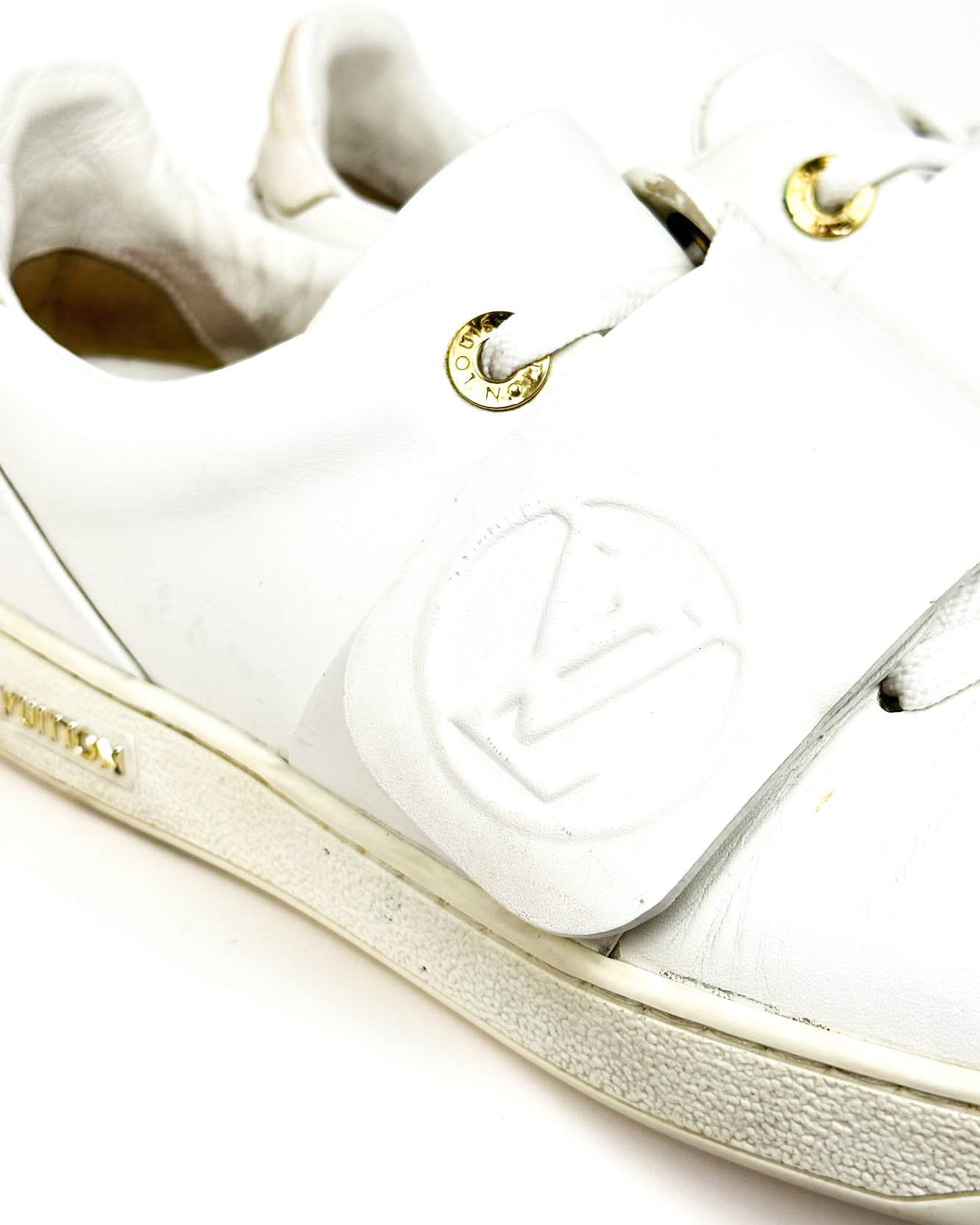 Louis Vuitton Sneakers - Size 39