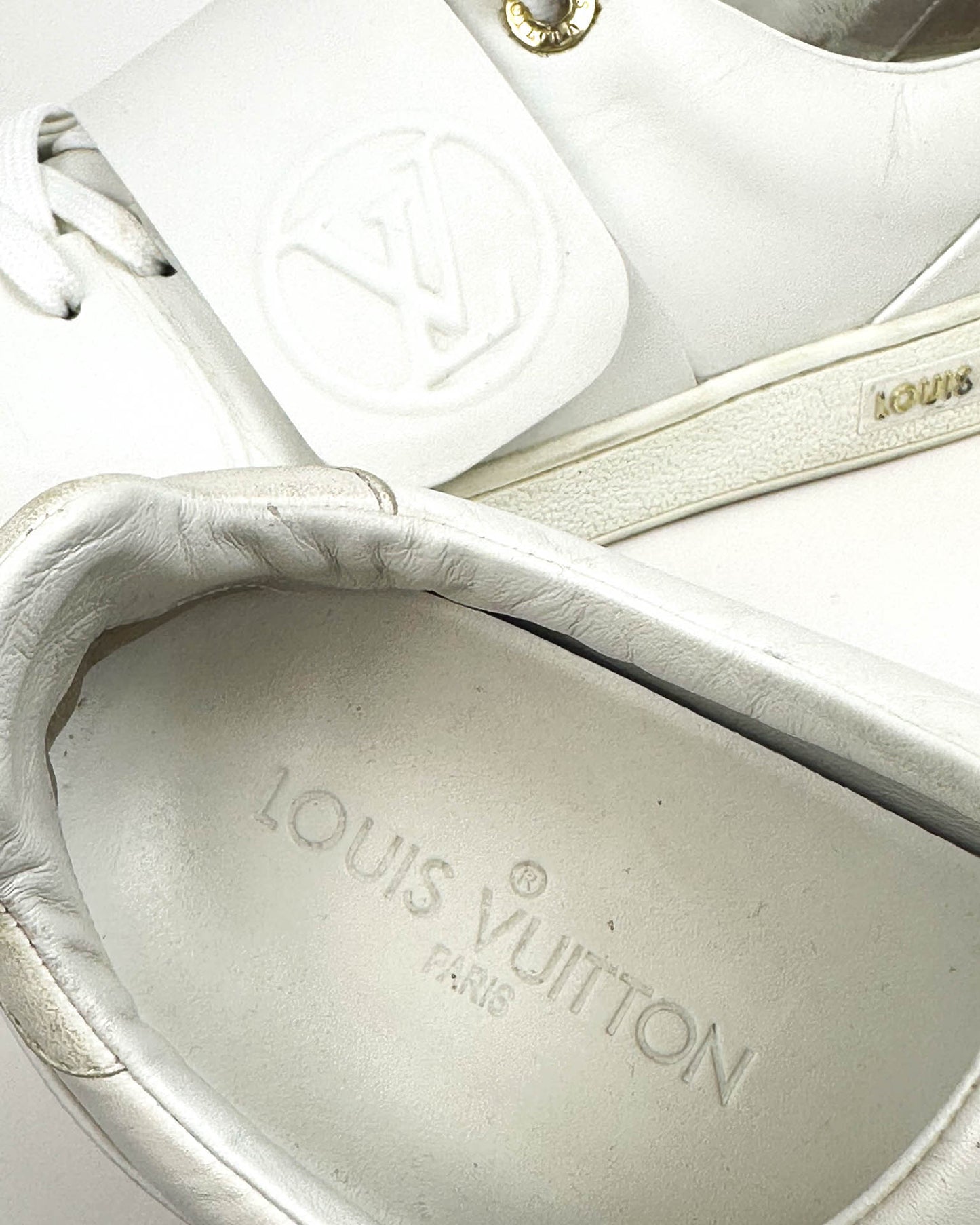 Louis Vuitton Sneakers - Size 39