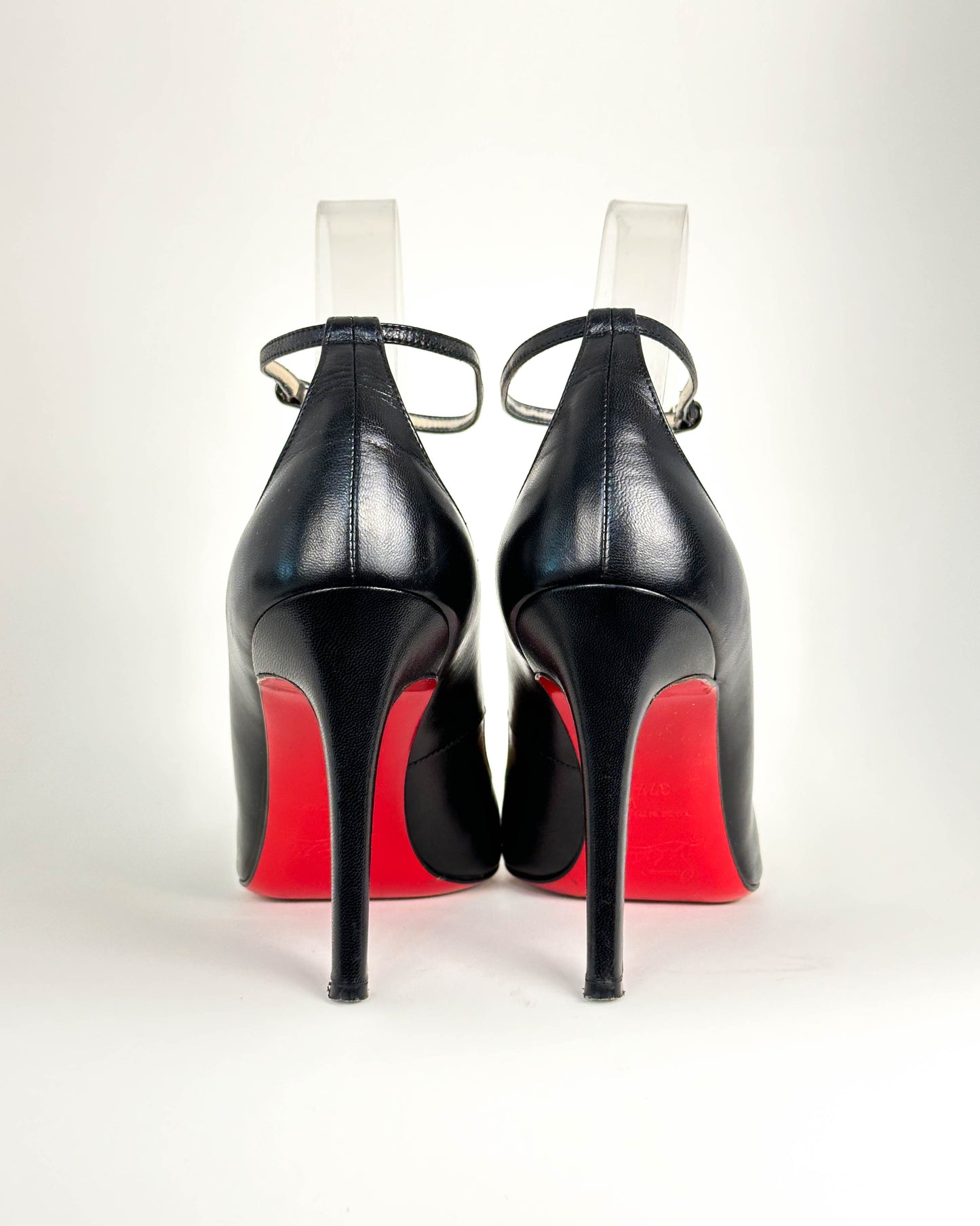 Christian Louboutin Pump- Size 37.5