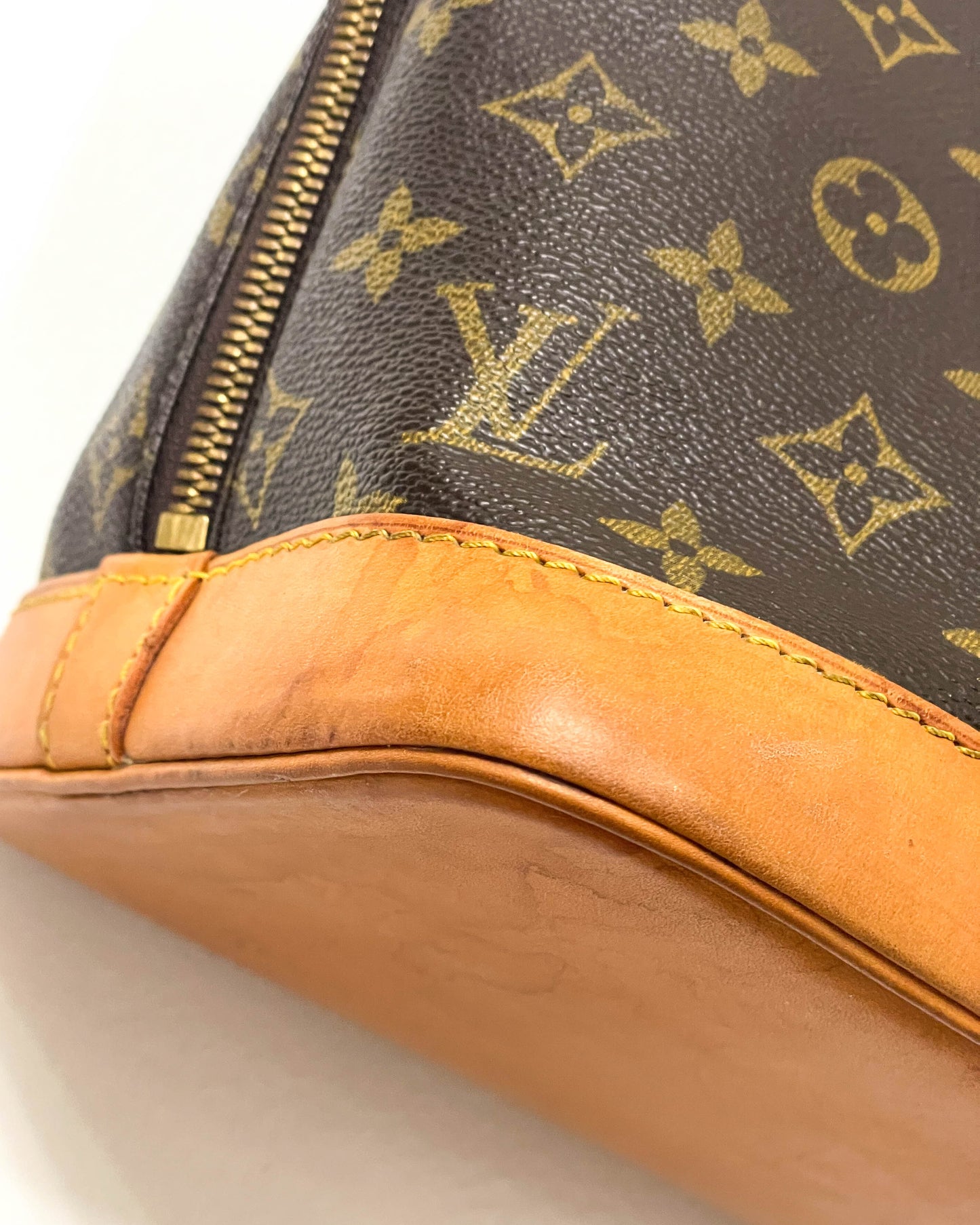 Louis Vuitton Alma PM