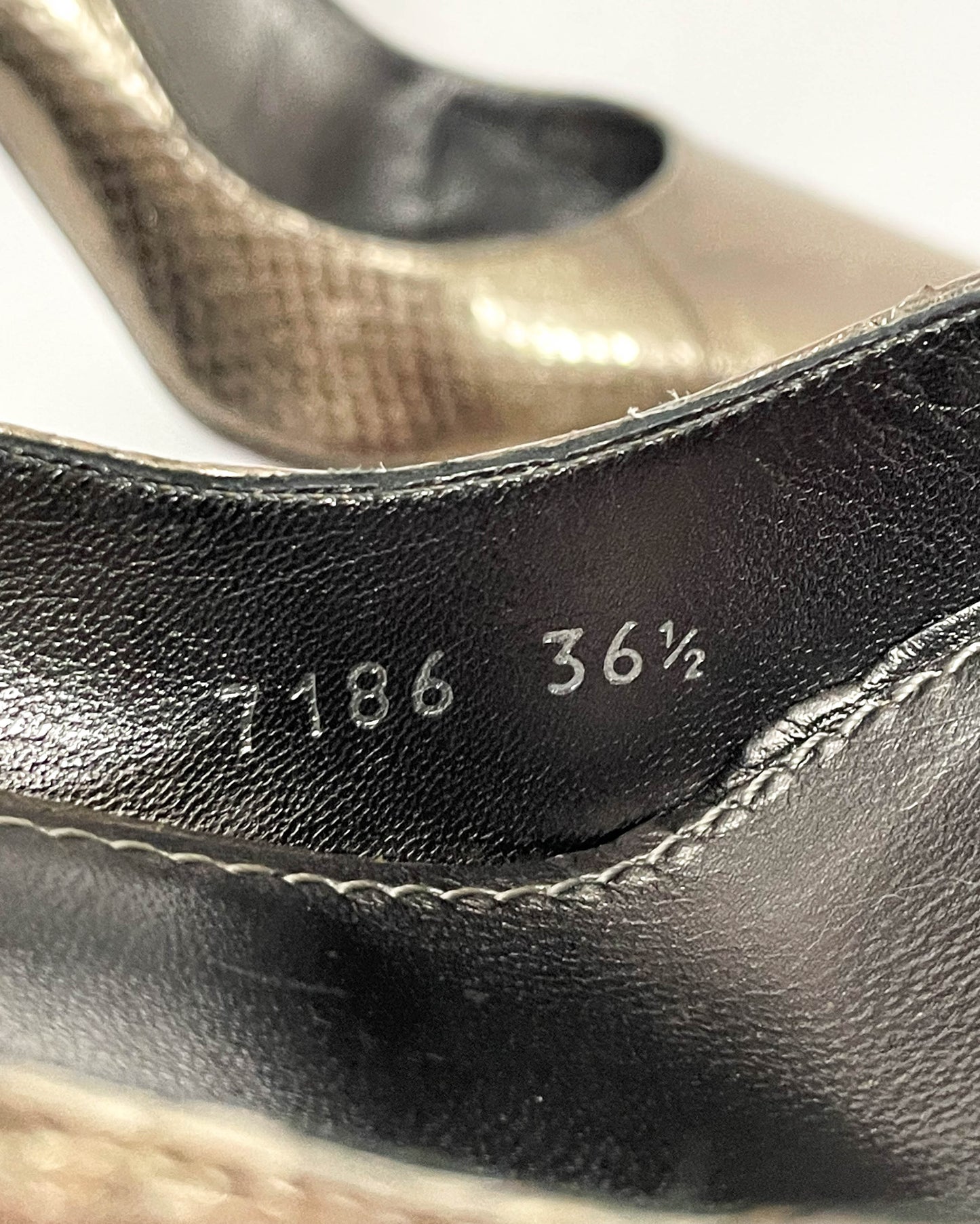 Dolce & Gabbana Pumps- Size 36.5