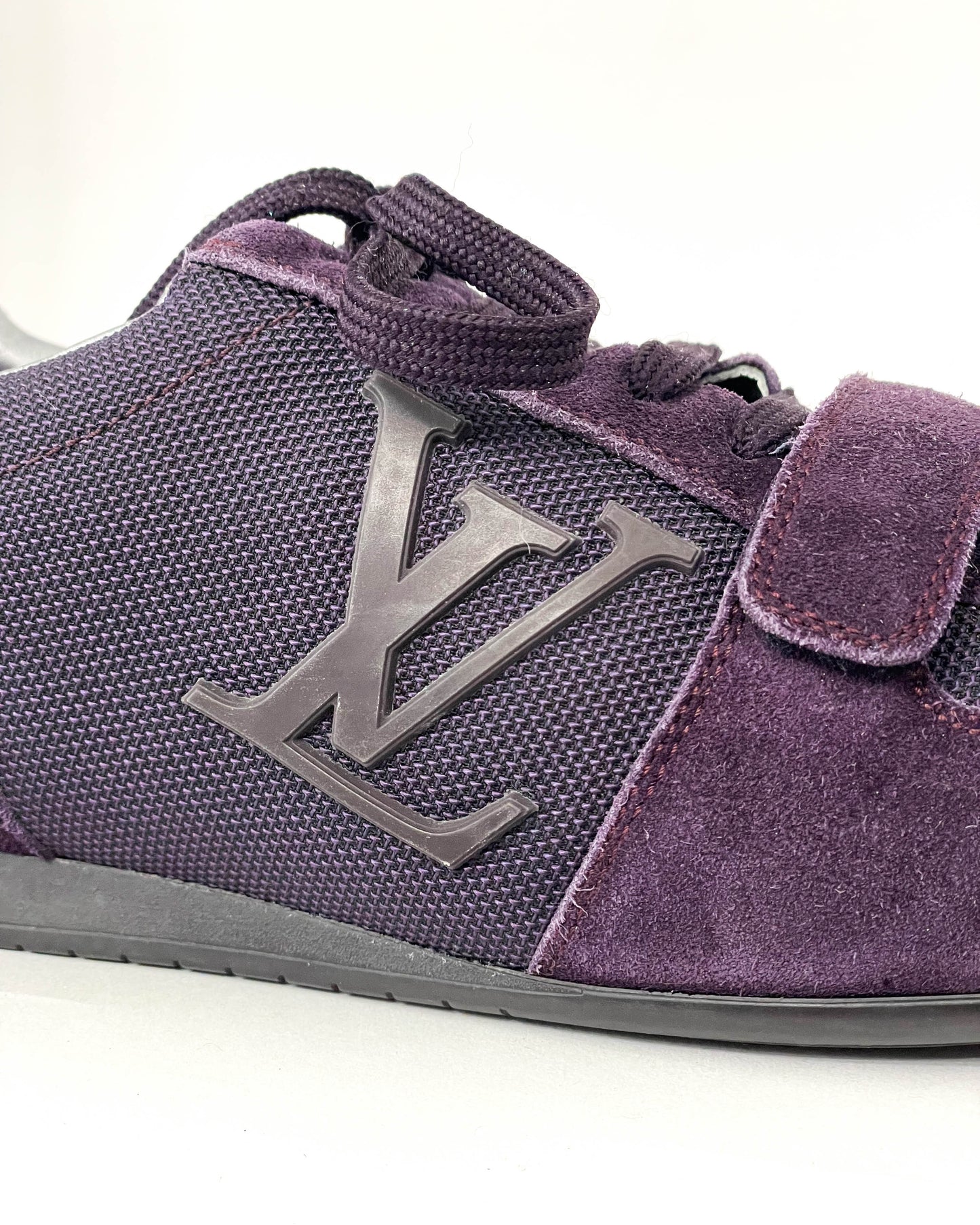 Louis Vuitton Sneakers - Size 6 (mens)