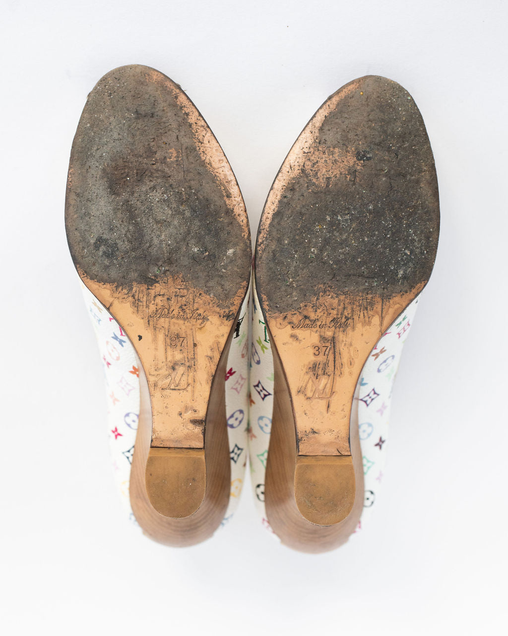Louis Vuitton Wedge - Size 37