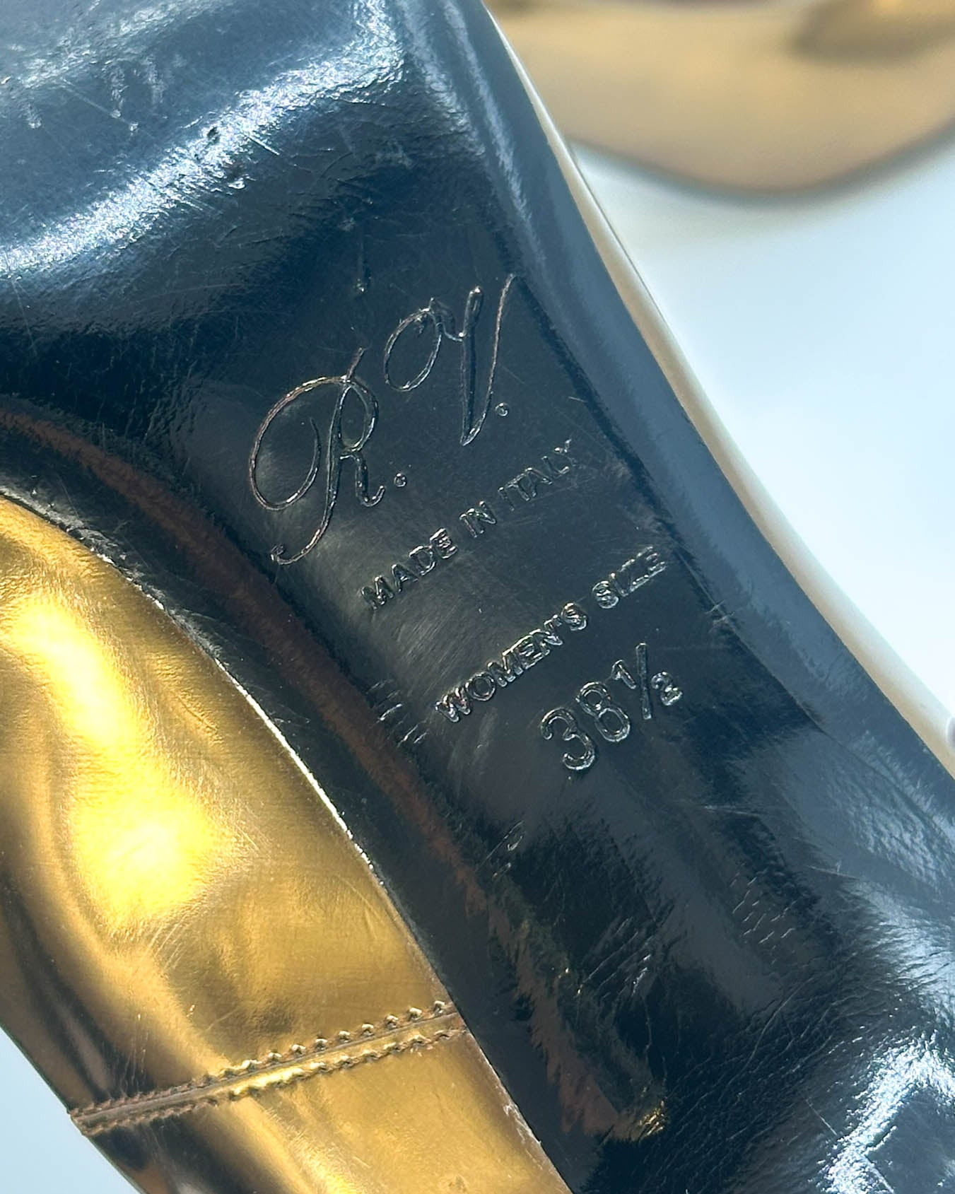 Roger Vivier Pumps - Size 38.5