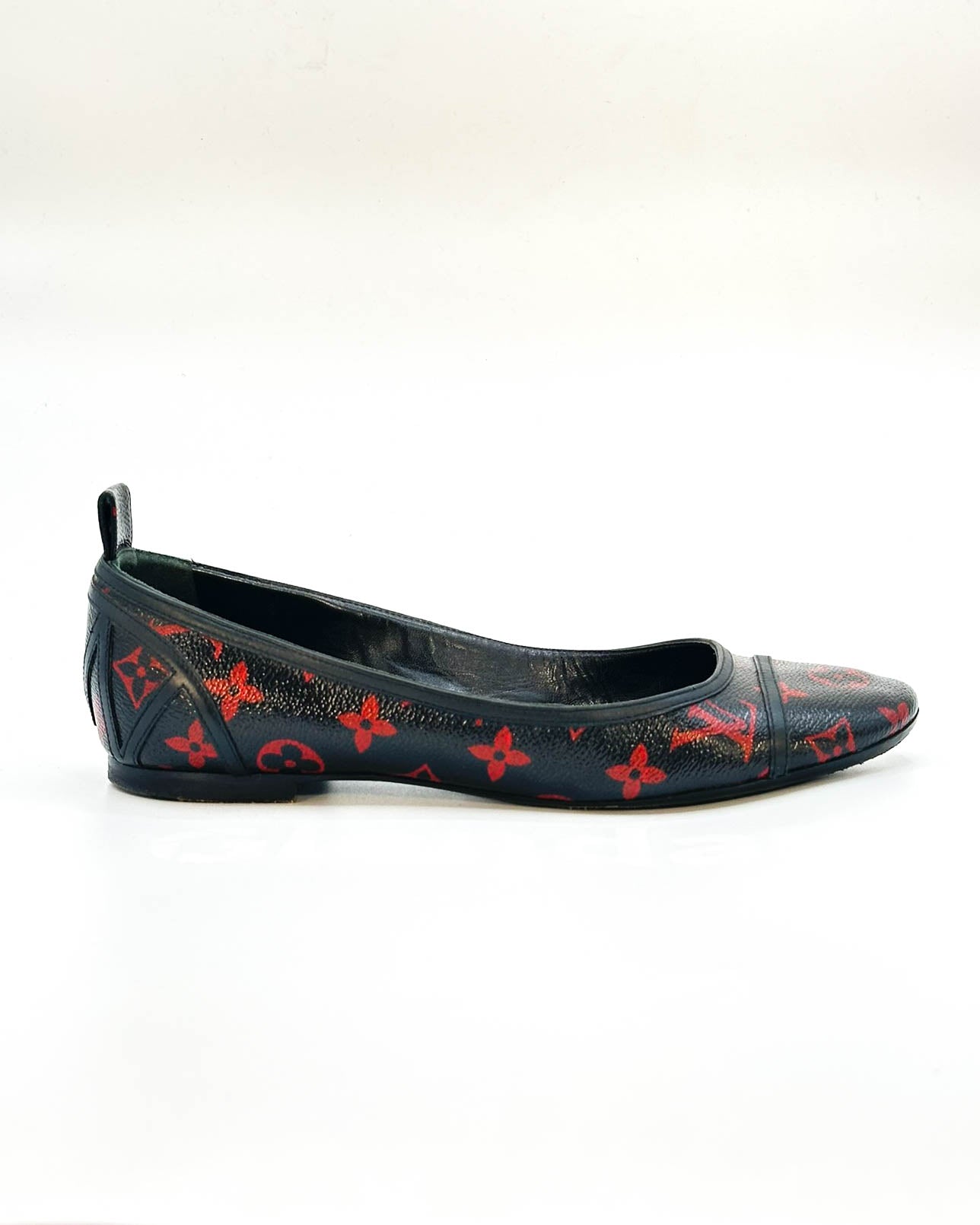 Louis Vuitton Flats - Size 39