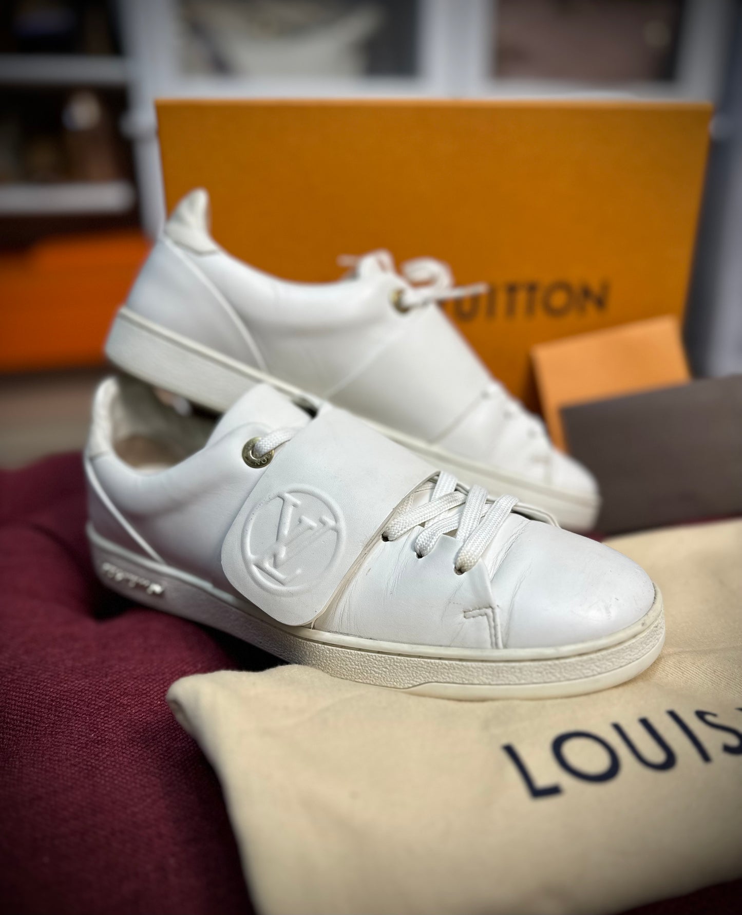 Louis Vuitton Sneakers - Size 39