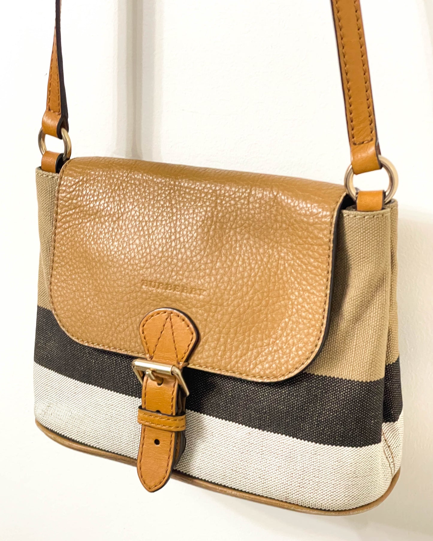 Cross body bags Burberry - Small Gowan canvas bag - 39921871