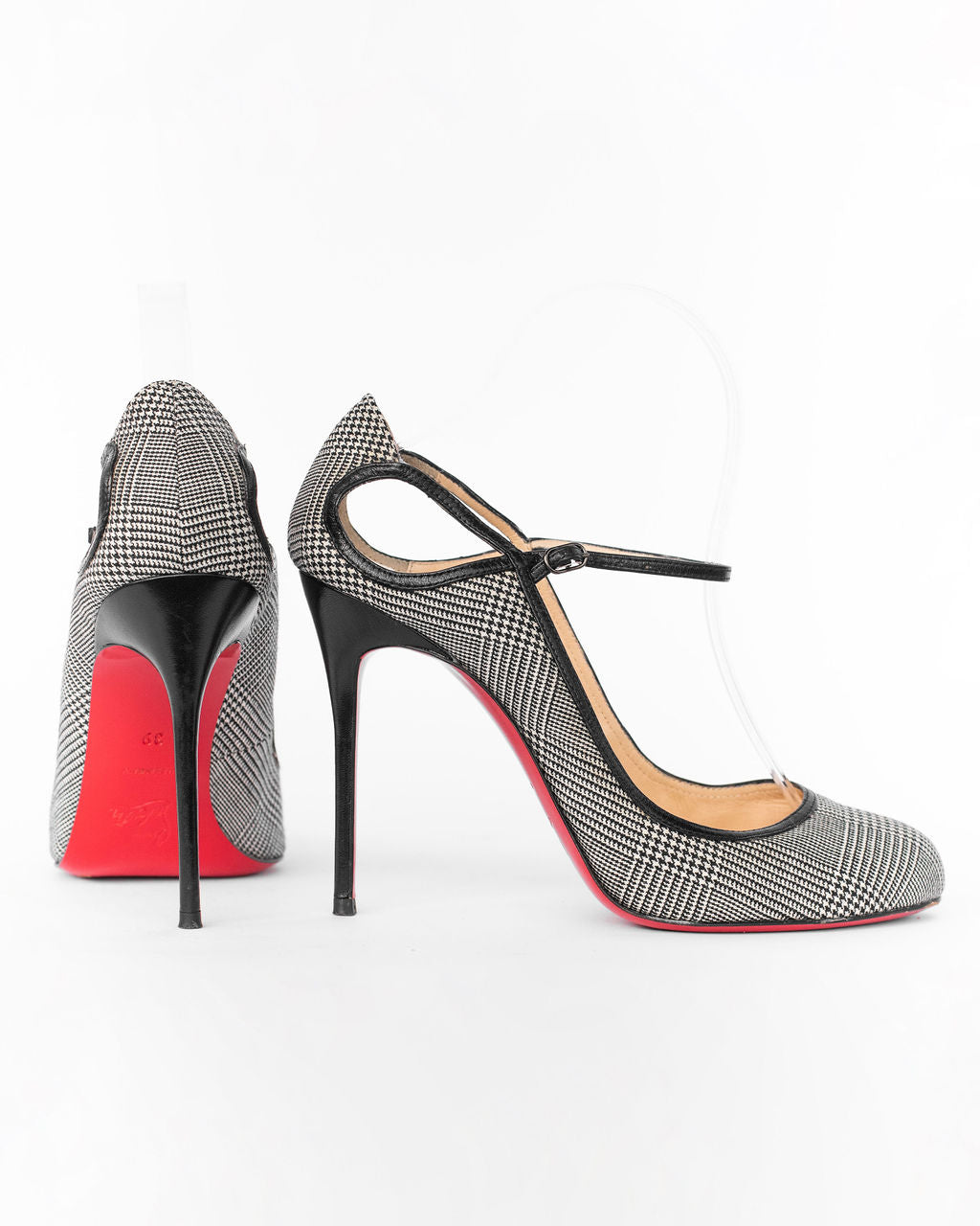 Louboutin on sale shoes pumps